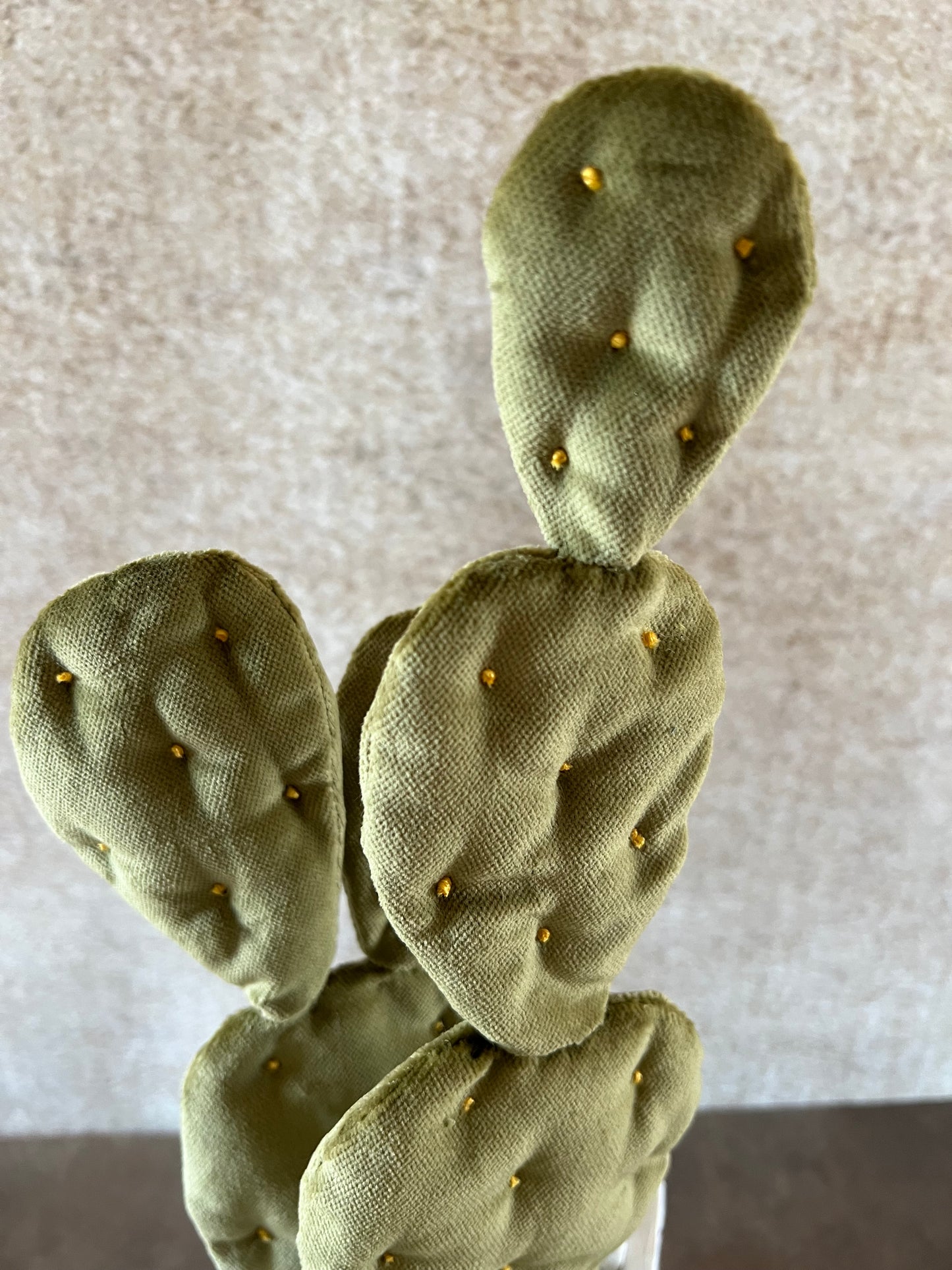 Opuntia in light green cotton with fruits, height 56 cm, complete with ceramic vase