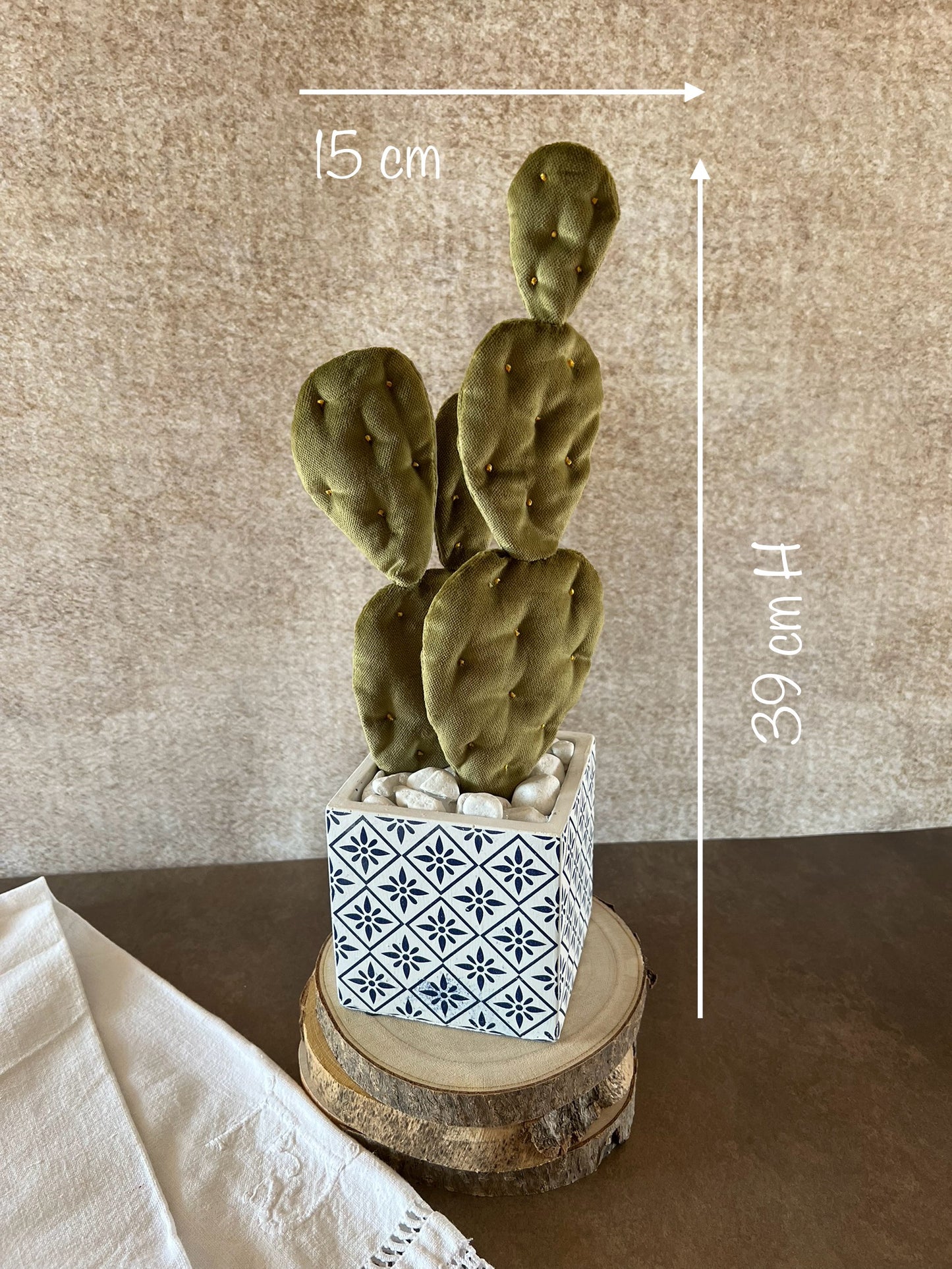 Opuntia in light green cotton with fruits, height 56 cm, complete with ceramic vase