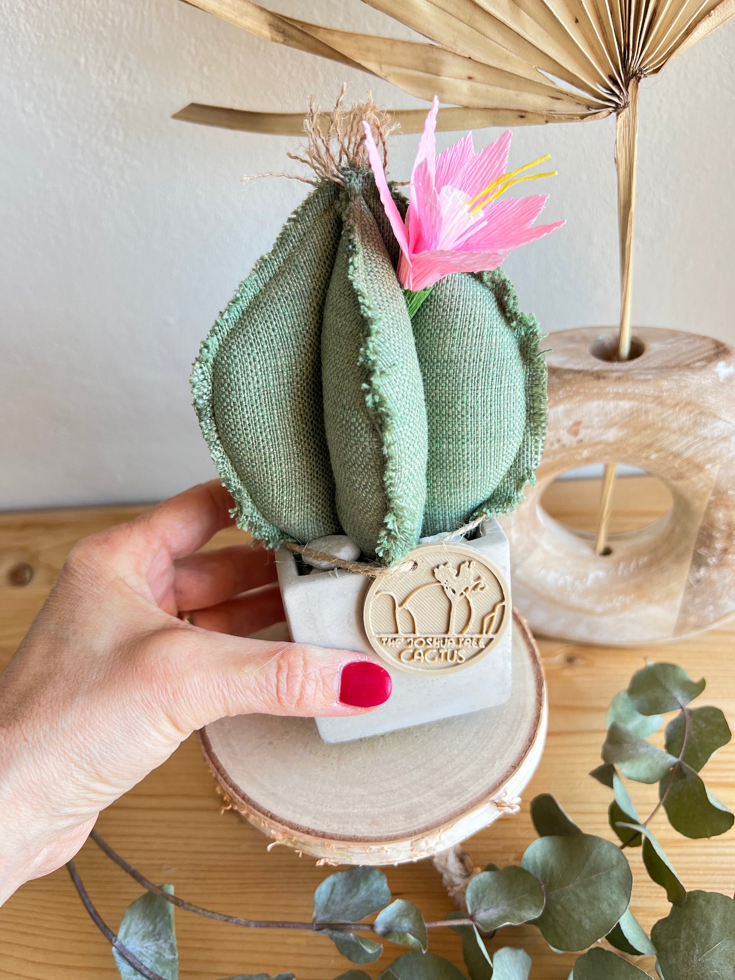 Mini Cactus in cotone verde, vaso a cubo in cemento, h circa16 cm - fiore staccabile.