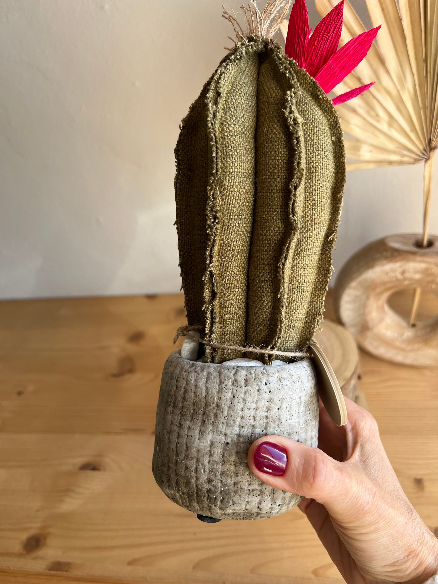 Mini Cactus in cotone verde, vaso in ceramica simil cemento altezza circa 23 cm - fiore staccabile