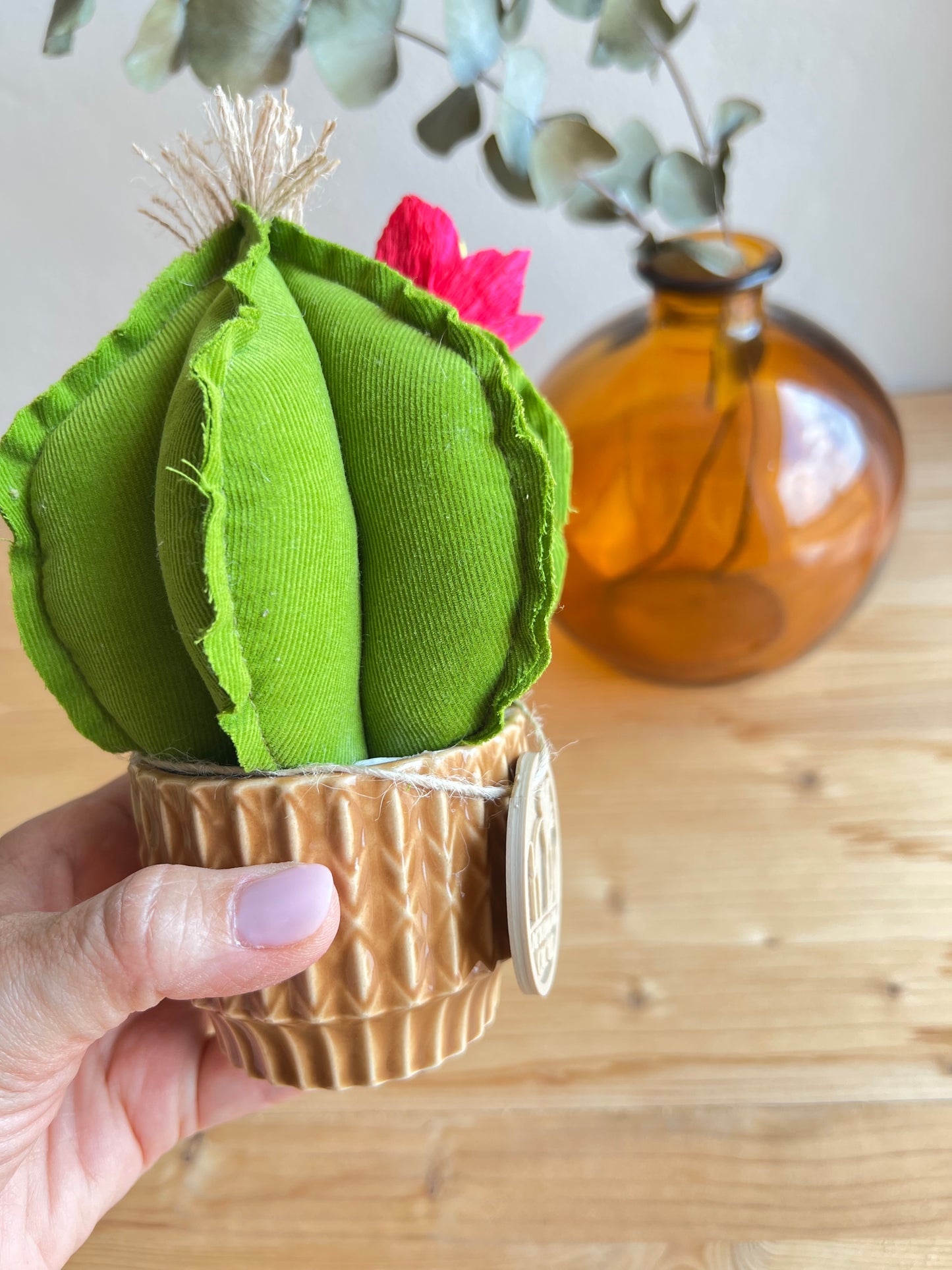 Mini Cactus in velluto verde acido, vaso in ceramica marrone chiaro vintage style, h 17 cm - fiore staccabile.
