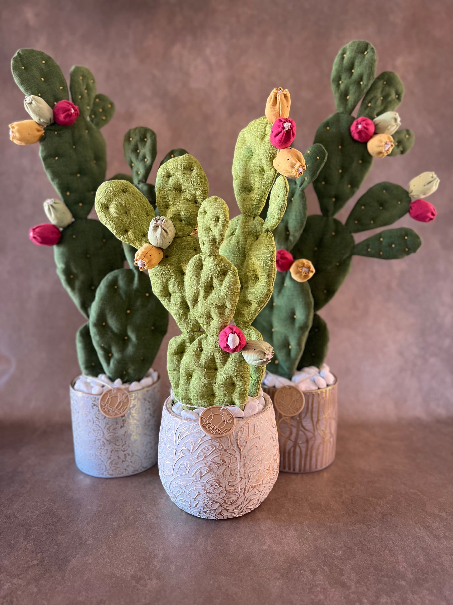 Opuntia verde scuro vaso in ceramica base oro con motivo floreale argento in pronta consegna