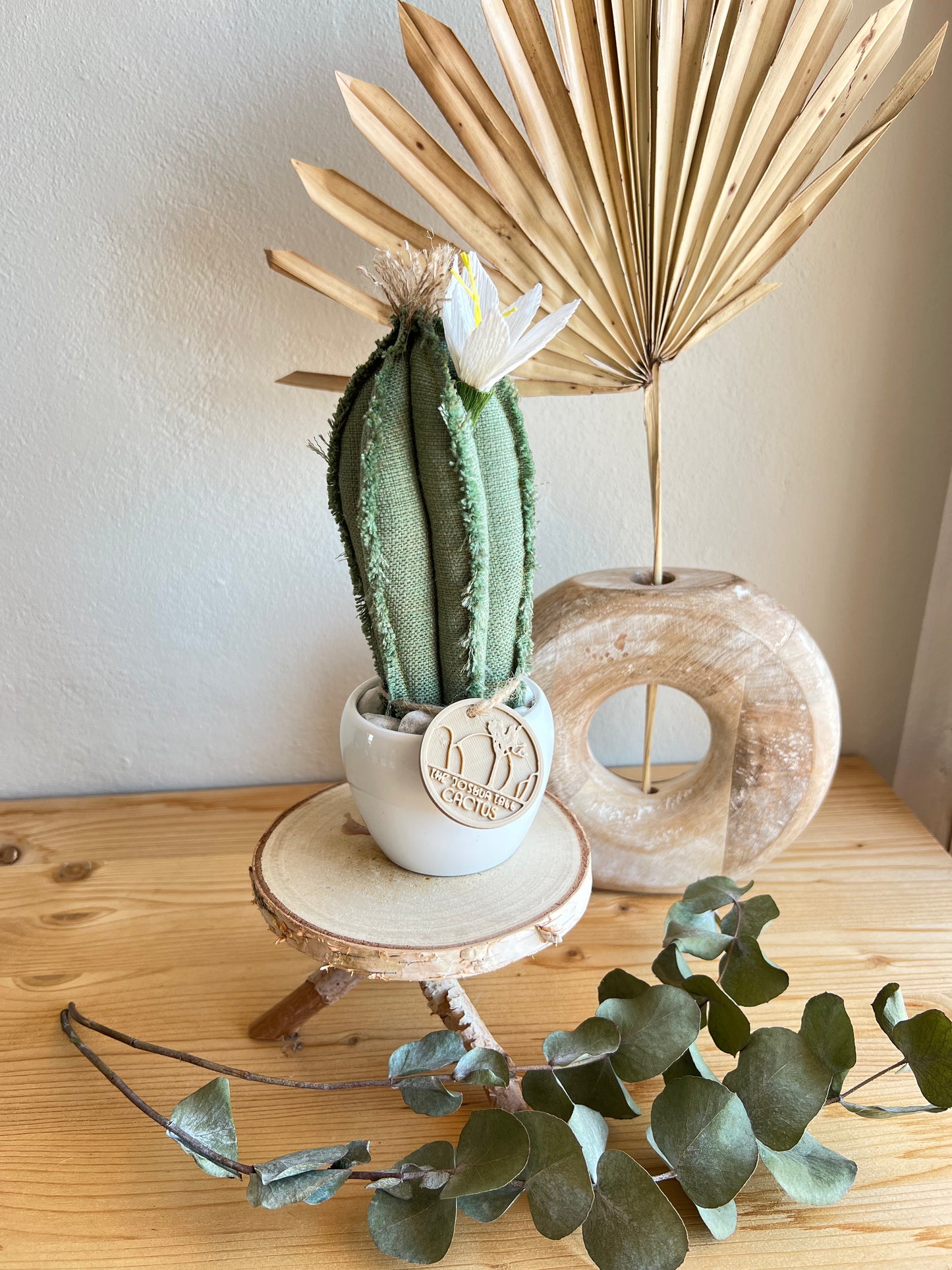 Mini Cactus in cotone verde, vaso in ceramica bianco lucido, h circa 19 cm - fiore staccabile.