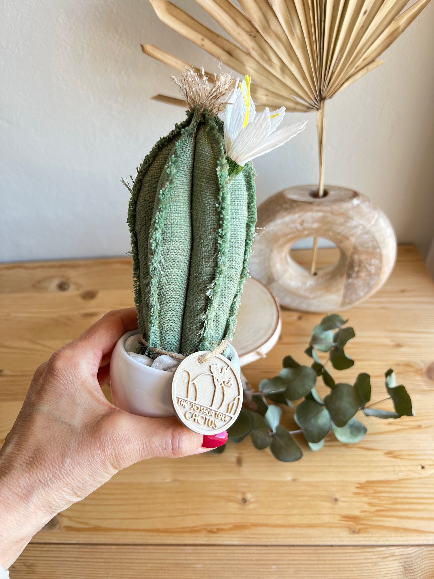 Mini Cactus in cotone verde, vaso in ceramica polverosa scura, h circa 21 cm - fiore staccabile.