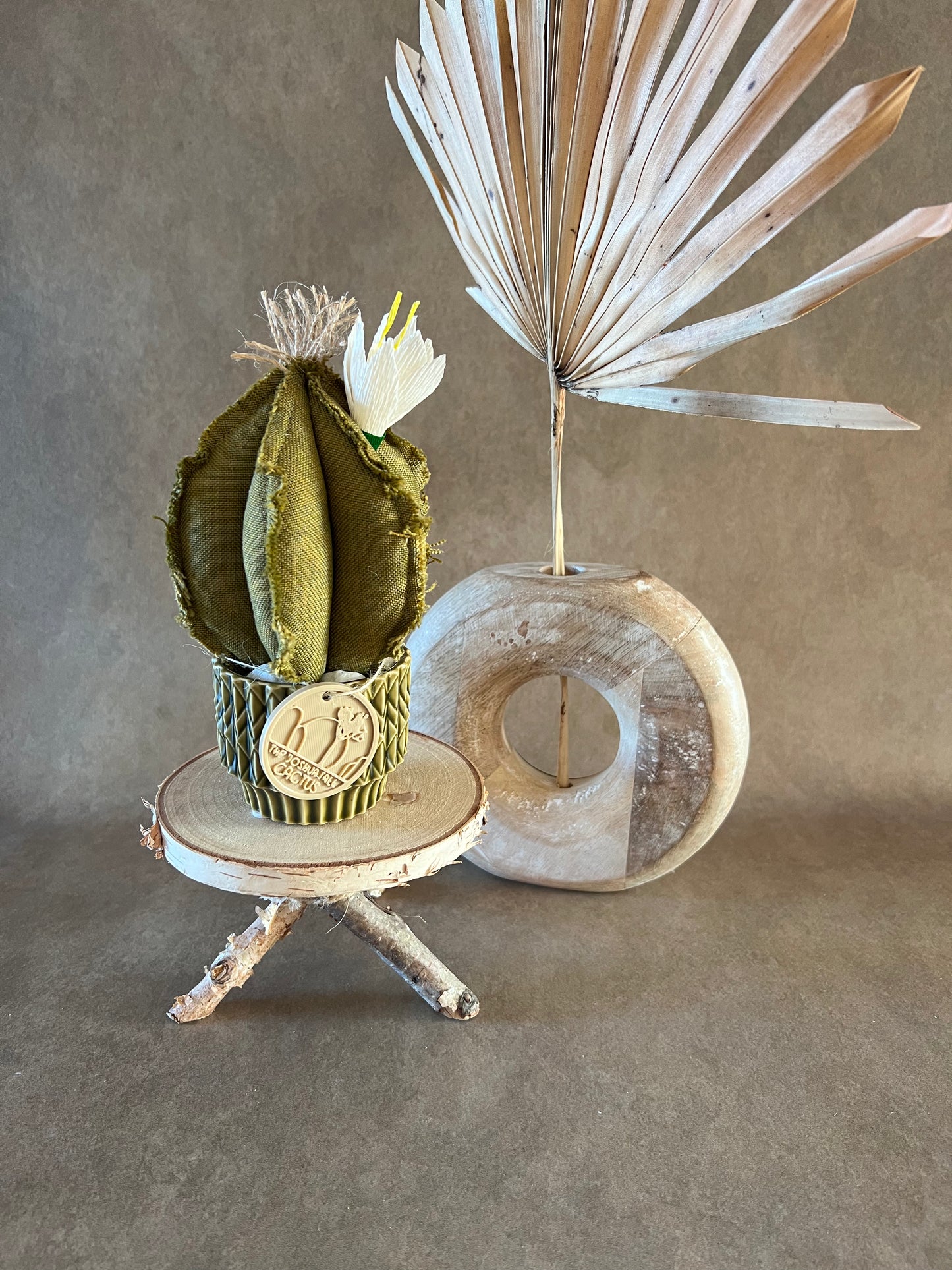 Mini Cactus in cotone verdeoro, vaso in ceramica verde vintage style -  h circa  18 cm - fiore staccabile.