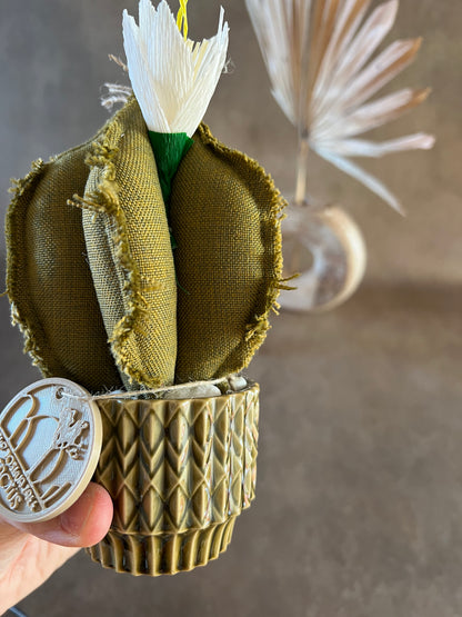 Mini Cactus in cotone verdeoro, vaso in ceramica verde vintage style -  h circa  18 cm - fiore staccabile.