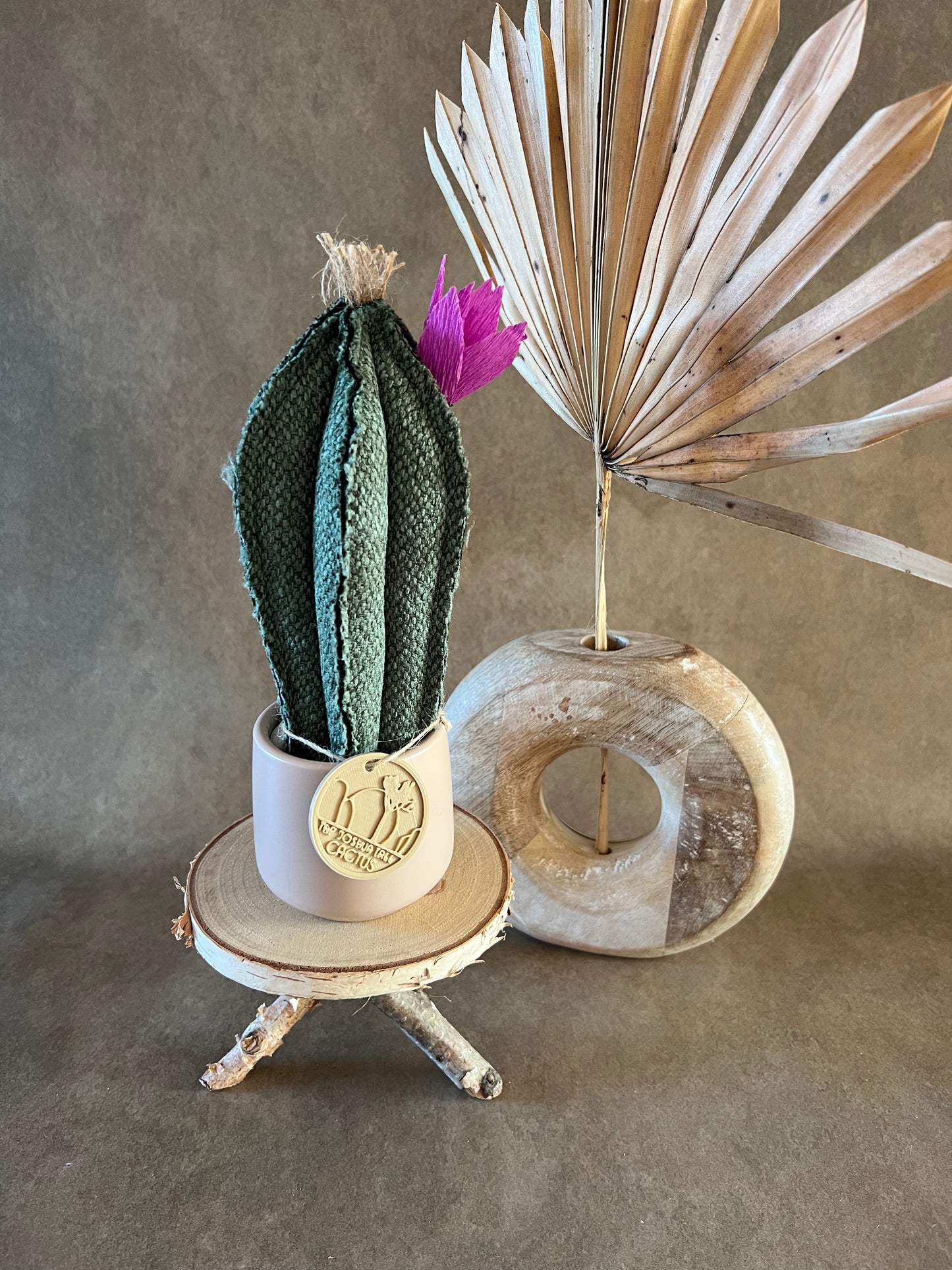 Mini Cactus in cotone verde scuro mélange, vaso in ceramica rosa pallido opaco liscio -  h circa 23 cm - fiore staccabile.