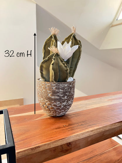 Composizione di 3 Cactus in velluto verde menta, completa di vaso in ceramica bronzo/grigio