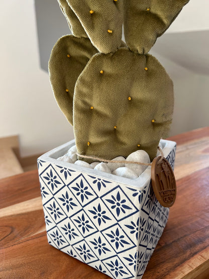 Opuntia in light green cotton with fruits, height 56 ​​cm, complete with ceramic vase