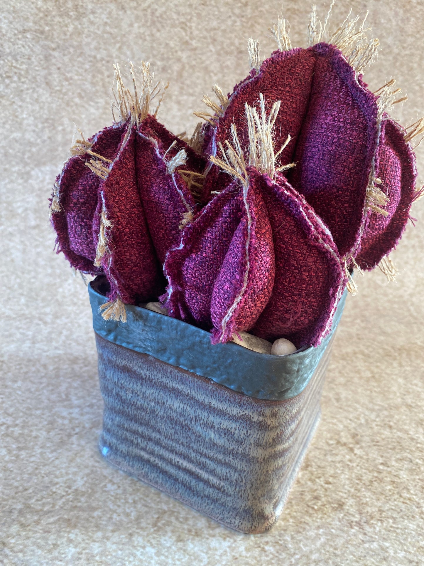 Composition 3 cacti in purple cotton, height 25 cm