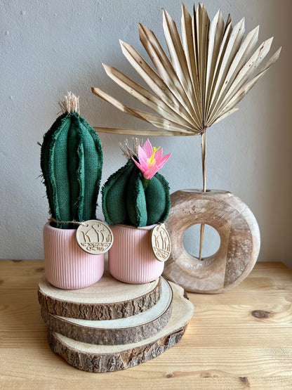 Coppia di mini Cactus in cotone verde scuro, vaso in ceramica rosa, h circa 17 e  22  cm - fiore staccabile