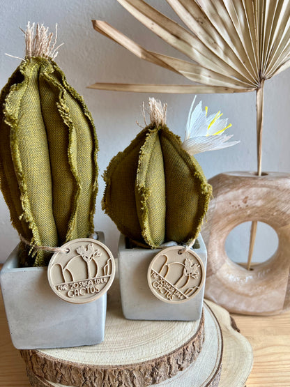 Coppia di mini Cactus in cotone verdeoro, vaso in cemento a cubo, h circa 17 e  22  cm - fiore staccabile