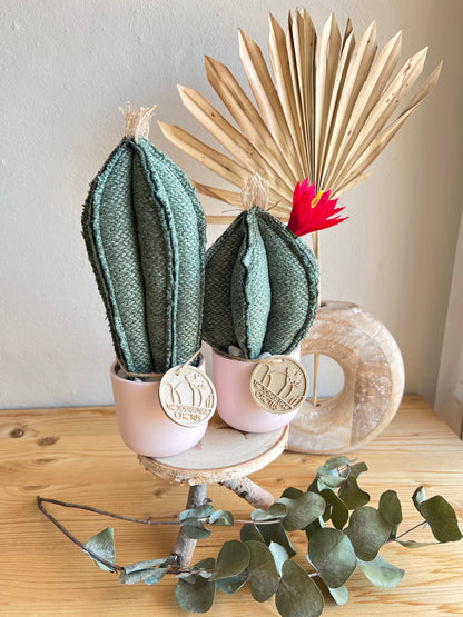 Coppia di mini Cactus in cotone verde scuro mélange, vaso in ceramica rosa pallido, h circa 17 e 23  cm - fiore staccabile