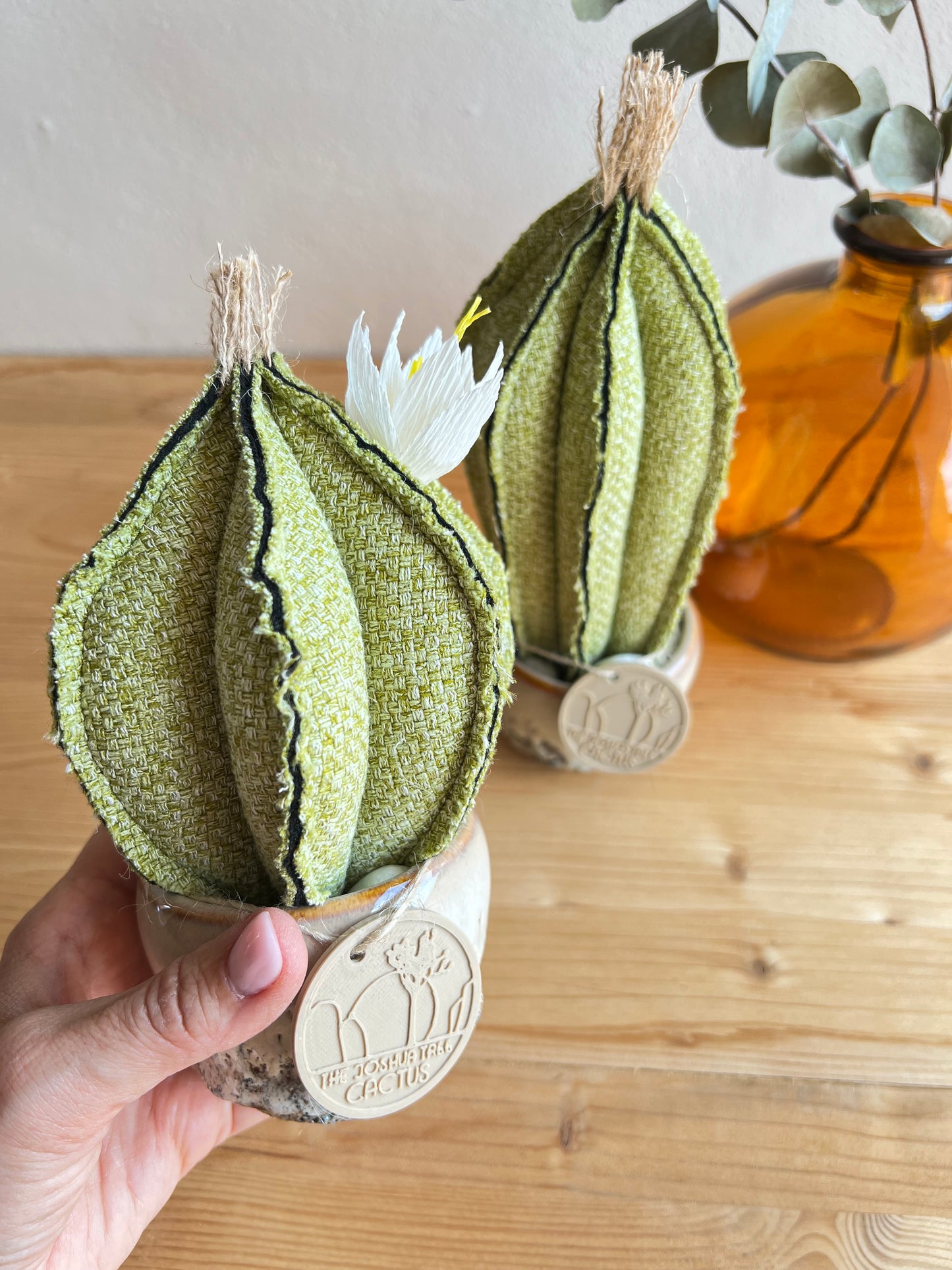 Coppia di mini Cactus in cotone verde, vaso in ceramica beige disegno astratto , h circa 18 e 22  cm - fiore staccabile