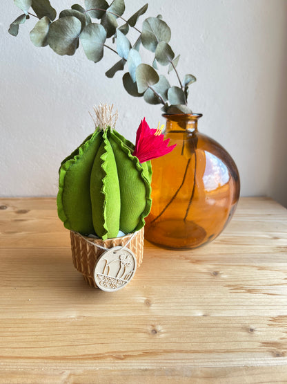 Mini Cactus in velluto verde acido, vaso in ceramica marrone chiaro vintage style, h 17 cm - fiore staccabile.