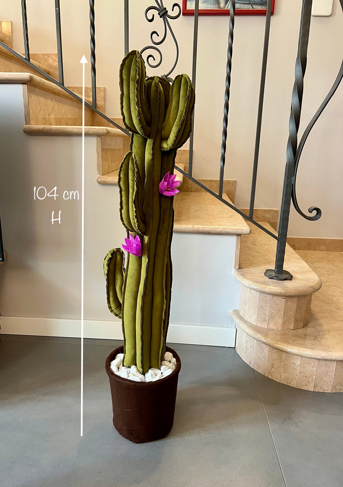 Big cactus in velluto verde scuro brillante -  altezza circa 104 cm  - completo di  fiori (staccabili) - in pronta consegna - SPEDIZIONE GRATUITA